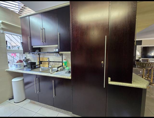 3 BEDROOM SECTIONAL TITLE FOR SALE IN BASSONIA